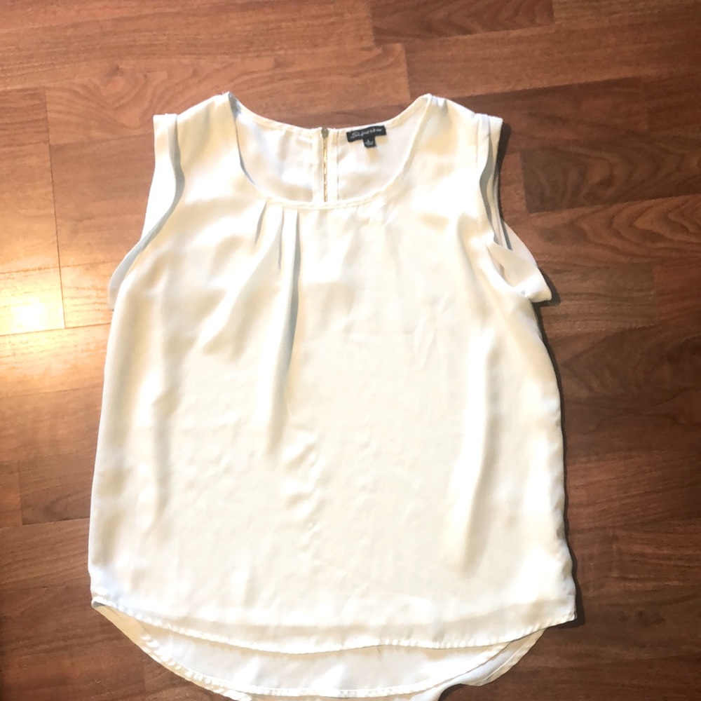 Large white Shinestar lined blouse with cap sleeves